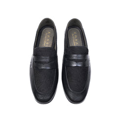 Hair on shoe